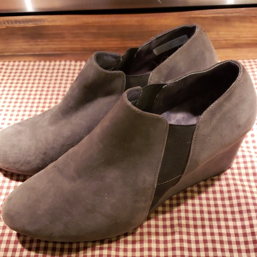 Ladies Vionic Wedge Booties